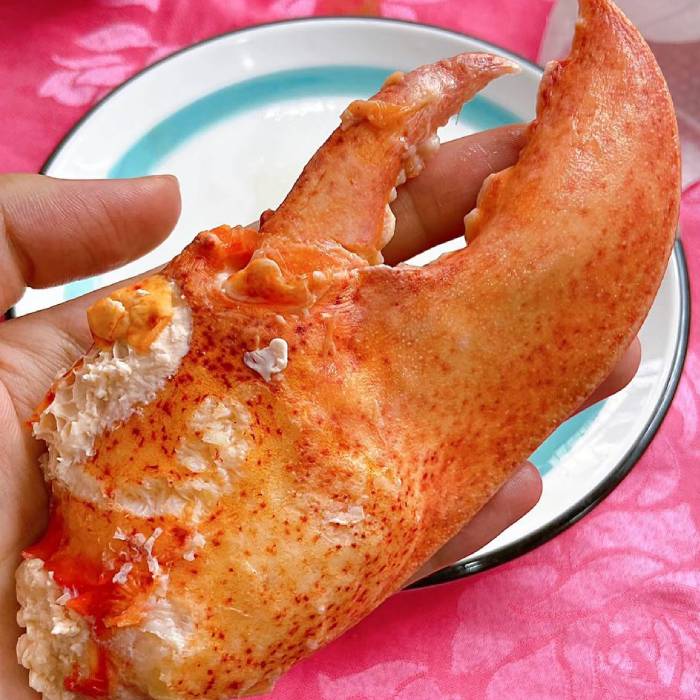 Giant kg-Grade Lobster Claw | Super Thick & Juicy | Premium Seafood Singapore - Only S$9.90